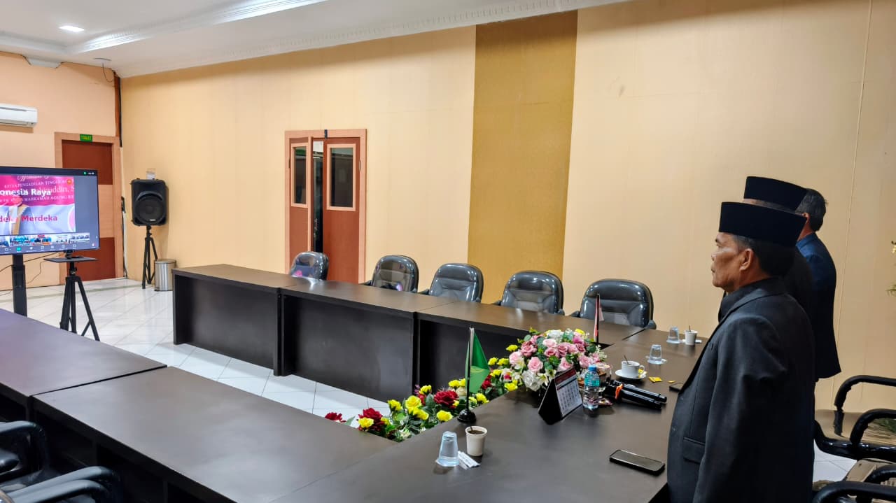 wisudapurnKPTAManado 2